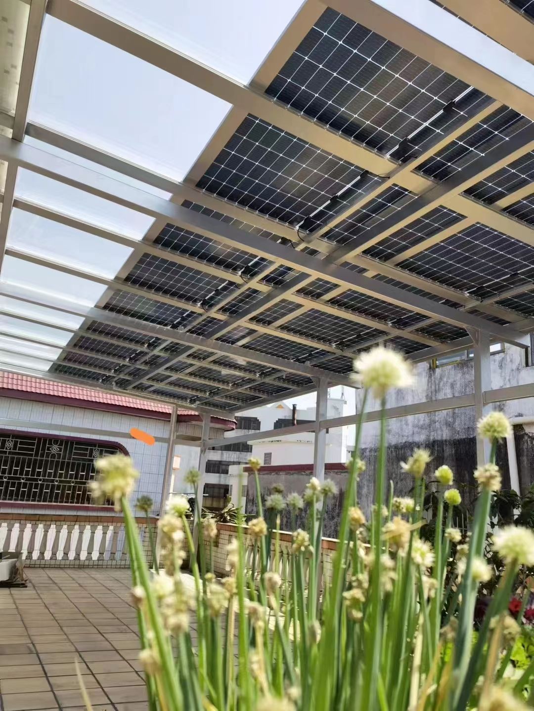 岑溪别墅家用屋顶太阳能发电系统安装
